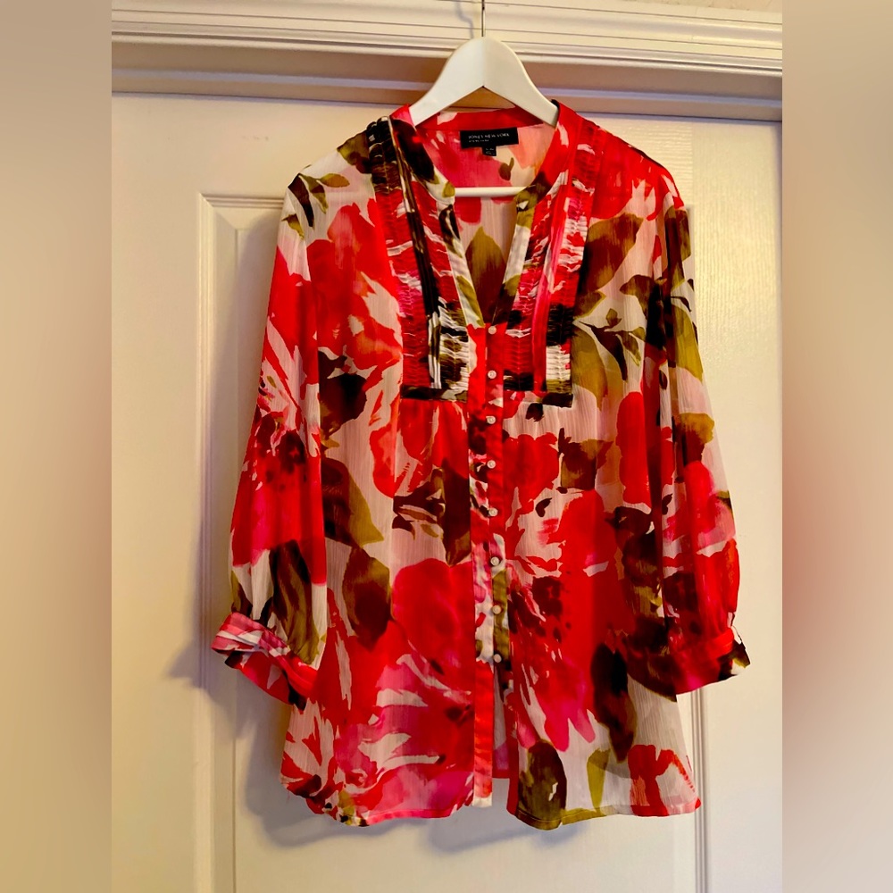 Beautiful Jones NY Blouse 🌸